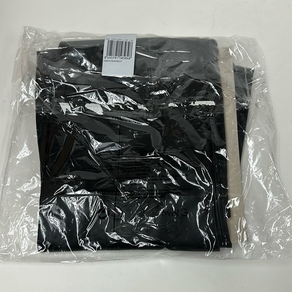 NWT Mango Faux-leather pants - Picture 4 of 14